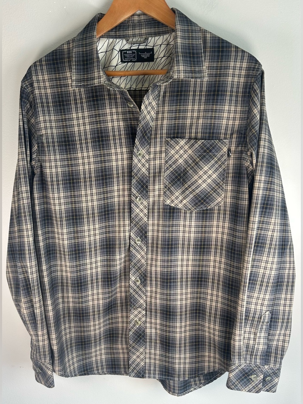 Nike Men’s Button Down Shirt Sz L Plaid Engineered Long Sleeve Pocket RARE EUC